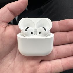 AirPods 4 