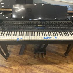 Suzuki HG-500ex Electronic Baby Grand Piano