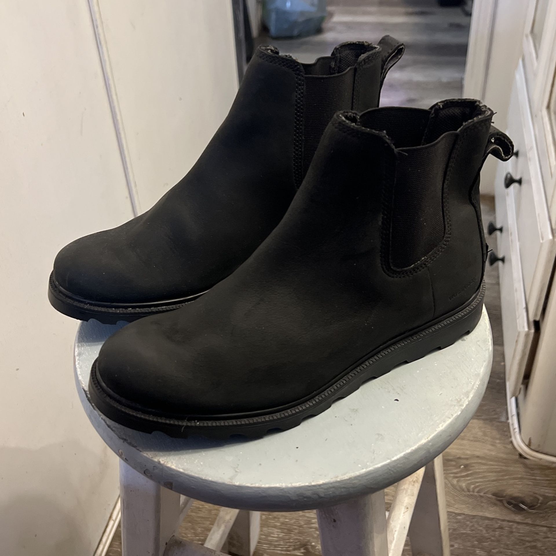 SOREL Women’s Ainsley Chelsea Snow Boots Basically New Excellent Condition Size Women’s Nine