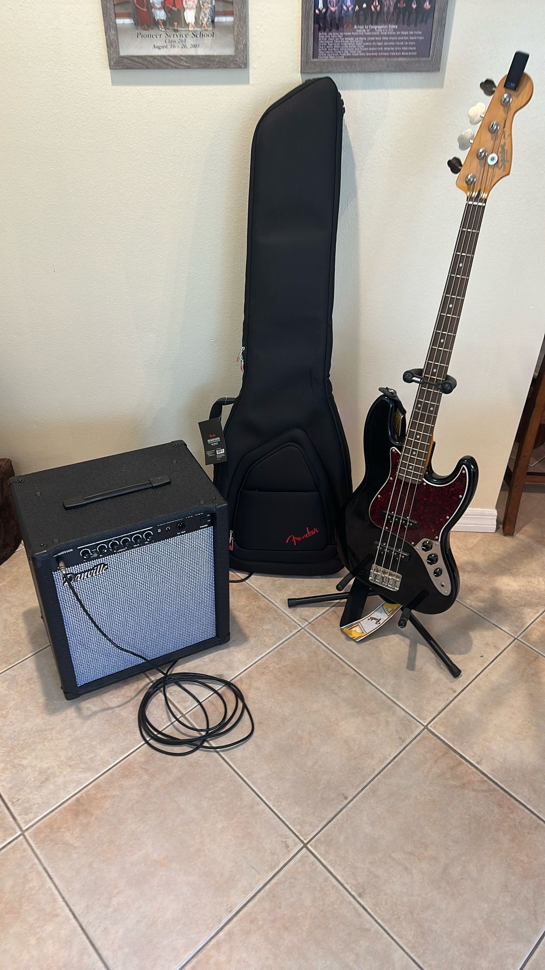 Fender Squirt Classic Vibe 4string Electric Bass Guitar.