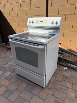 GE White Electric Range with Glass Cooktop