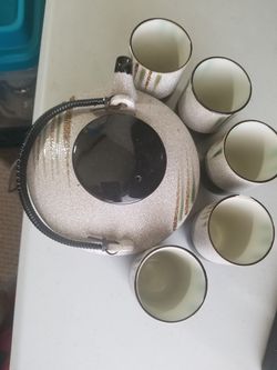Tea kettle and 5 sake glasses
