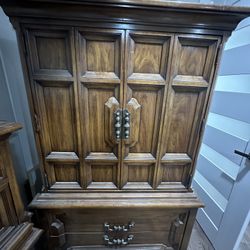 wood dresser and 2 night stands 