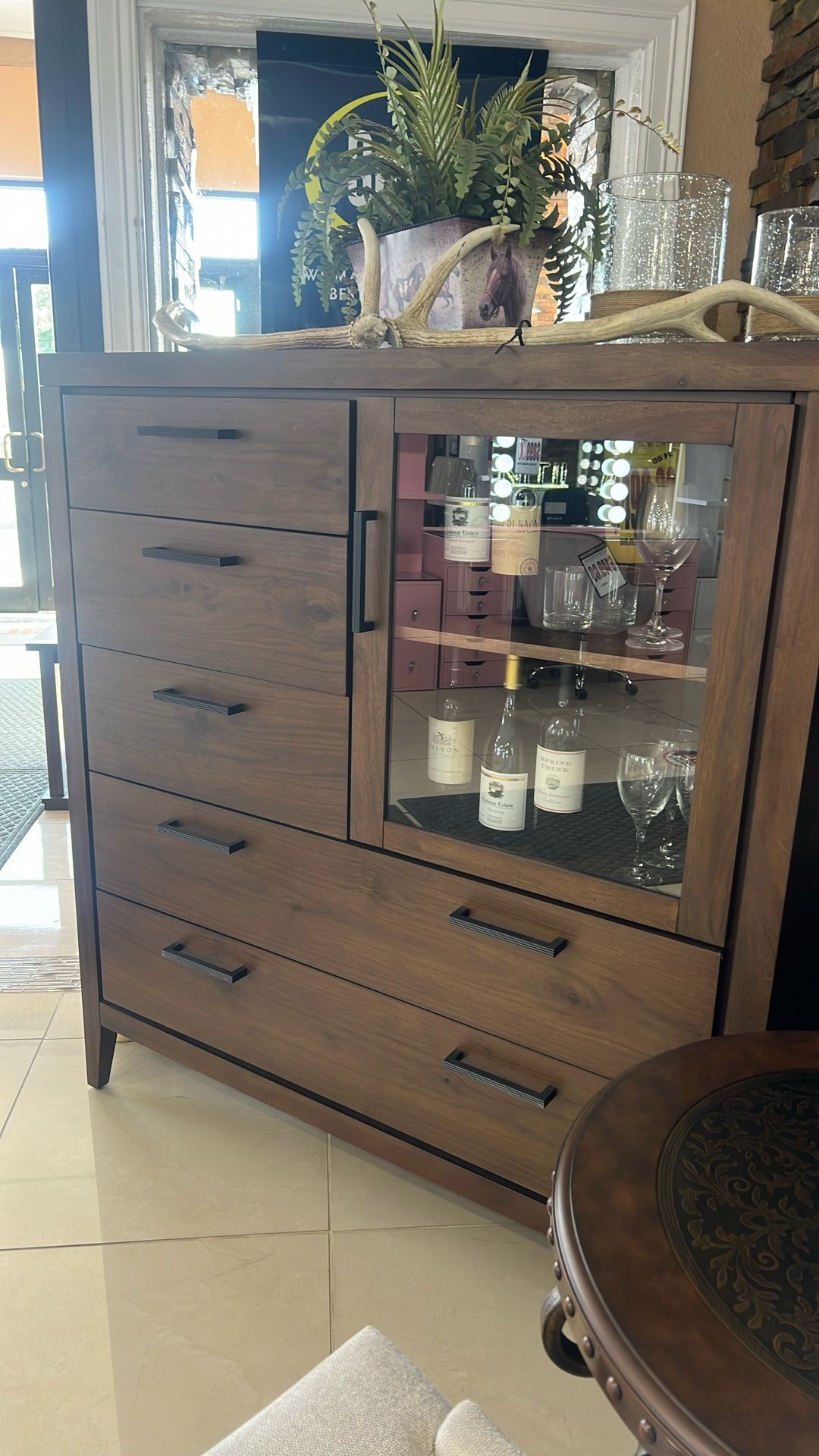 Xl Chest W/ Glass Door
