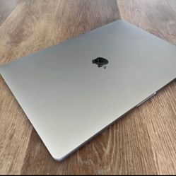 Apple 16" MacBook Pro A2141 i9-9980HK 2.40GHz- 16GB RAM 1TB SSD Sequoia