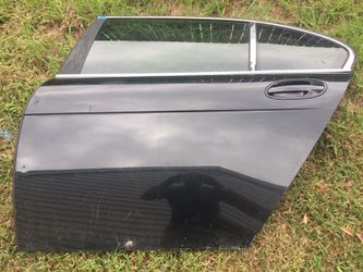 BMW 750 rear door