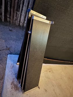 4 ikea shelfs