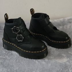 Dr. Martens Devon Flower Buckle Leather Platform Boots Size:5 Color: Black 
