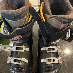 Salomon ski boots 🎿 