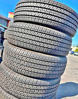 255 65 18 Bridgestone tires Con 80% de Vida Las 4