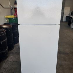 💘Valentine's Day Sale! Hotpoint 17cuft Fridge-Warranty Included 