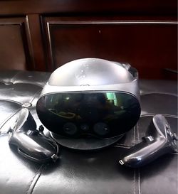Meta Quest Pro VR headset