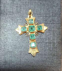 Vintage 18k  Solid Gold Original Colombian Emeralds