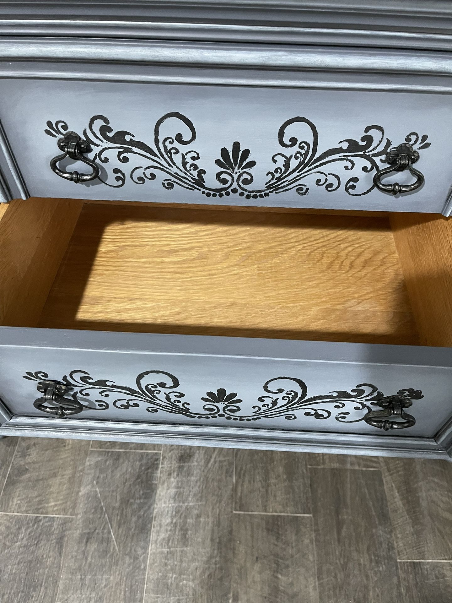 Solid Wood Console Table In Mint Condition 