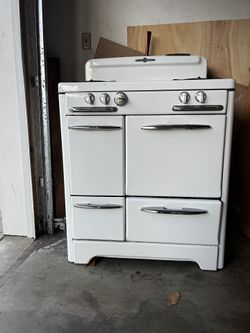 Vintage O'Keefe & Merritt Four Burner Stove with Double Oven