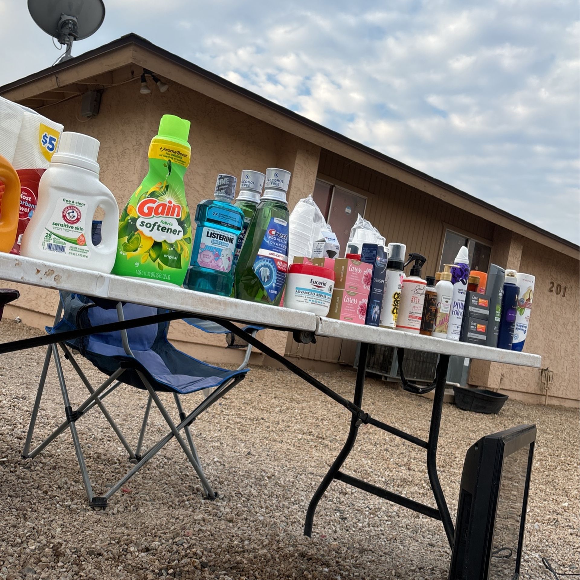 YARD SALE ! EVERYTHING MUST GO! 99C Hot Chocolate w Marshmallows!