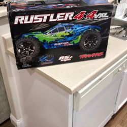 TRAXXAS RUSTLER 4X4 VXL BRUSHLESS EDITION (USED) 