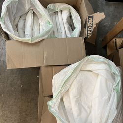 Set Of White Linens - Ideal For Someone Running An Airbnb