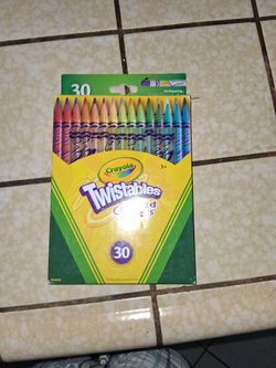 New Set Of 30 Twistable Colored Pencils