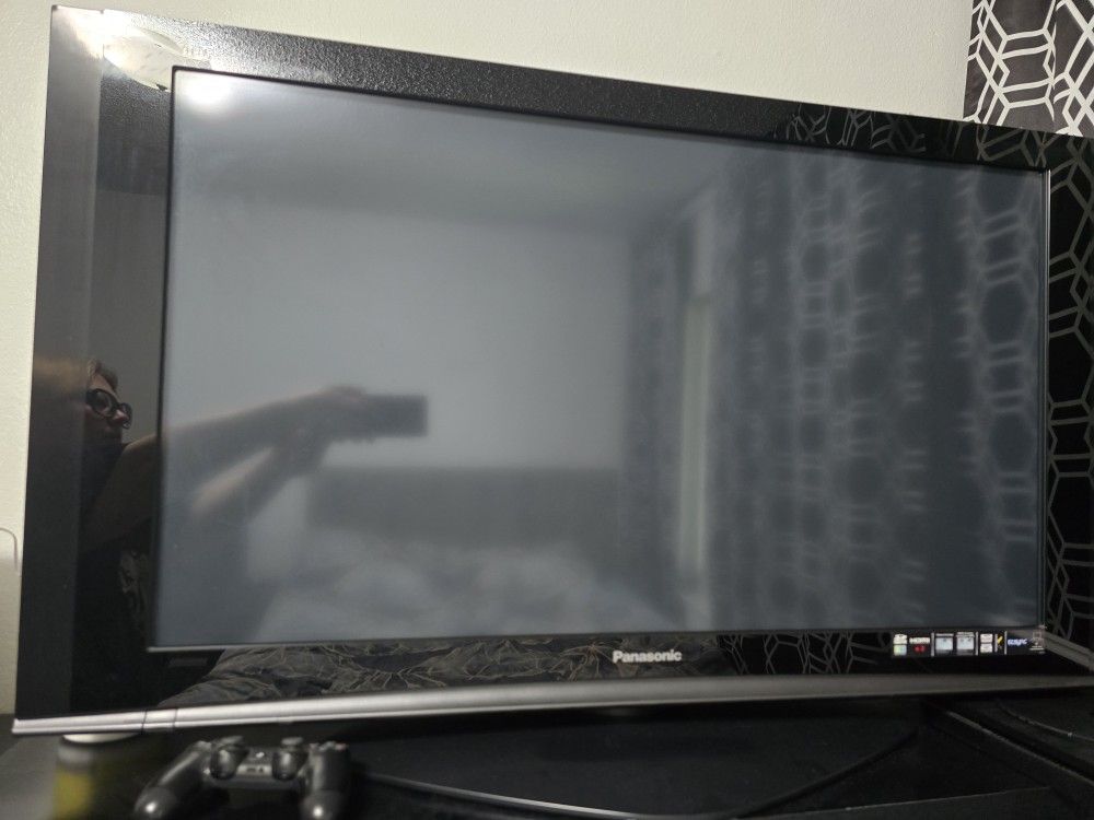 TV PANASONIC VIERA  (not smart)