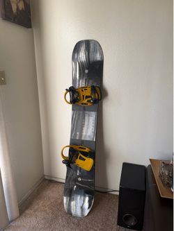 Burton Snowboard + Malavita Bindings + Wheelie Travel Case + Goggles