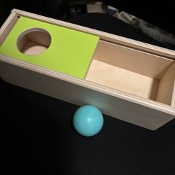 Lovevery: Sliding Top Box (11-12 Months)