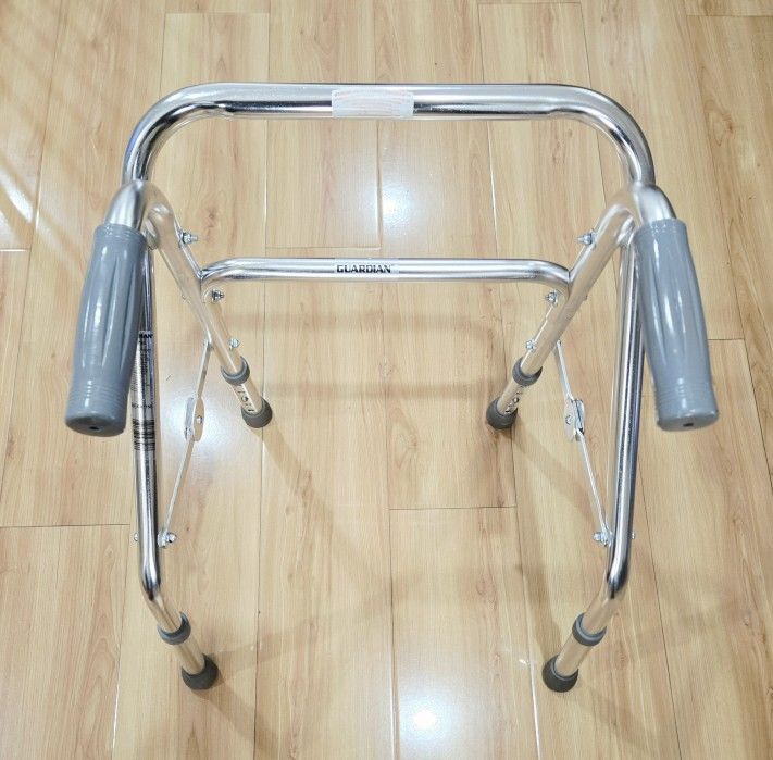Guardian Signature G07750 MEDLINE Pediatric Toddler Folding Walkers
