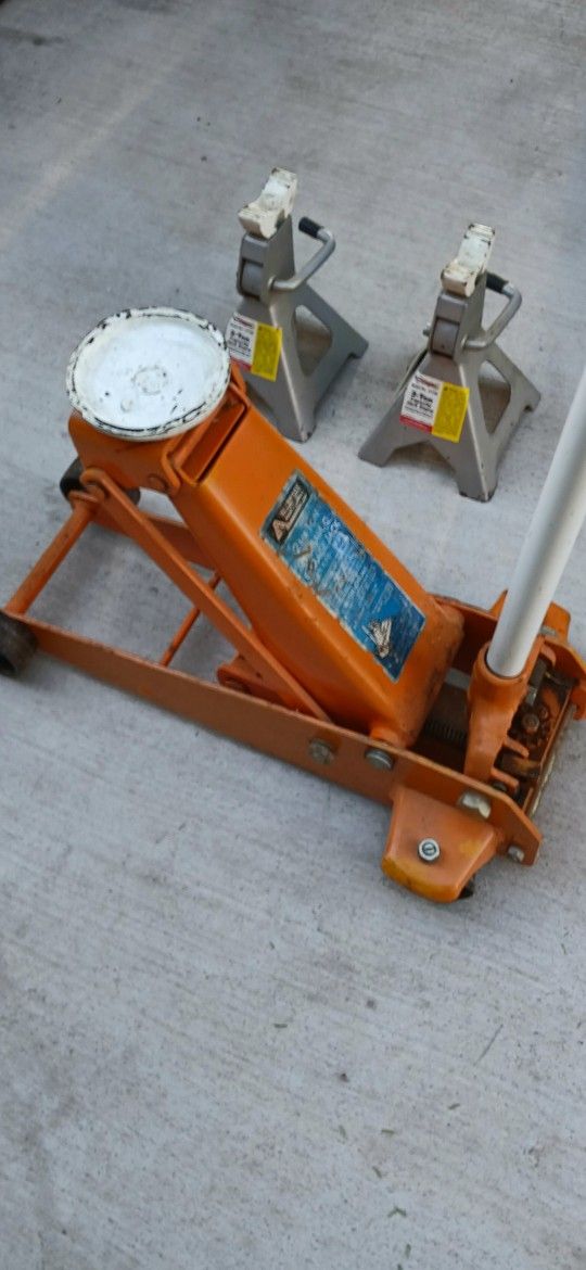 Jack Y Stand Jack 3ton