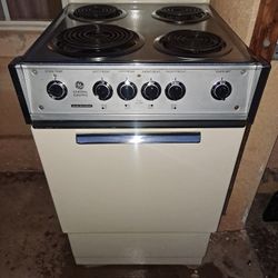 Mini Electric Stove 20wide 220v 4 Burner With Manual Control Oven for Sale  in Vista, CA - OfferUp