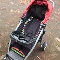 Convertible Stroller With Detachable Top and 2 Car Seat Base