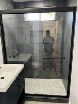 Shower Doors 60 X 76