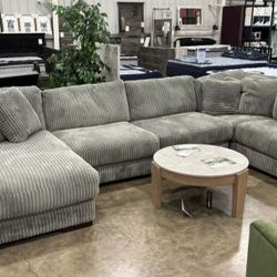 Brand New/ Oversized Gray Sectional, Seccional, Couch// Delivery Available 