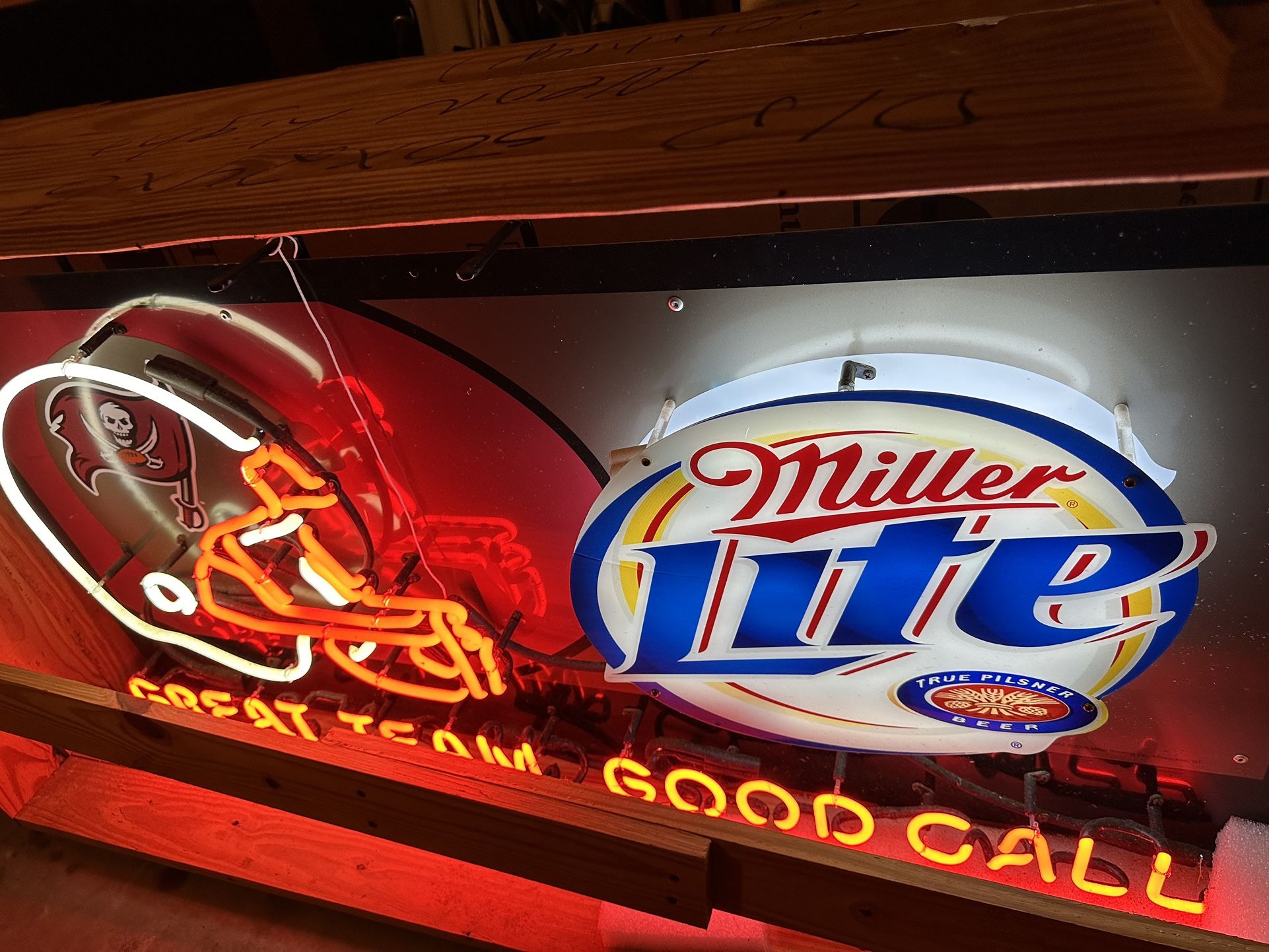Tampa Buccaneers Neon (real)