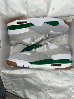 Air jordan 4 RM, size 8.5 (negotiable price)