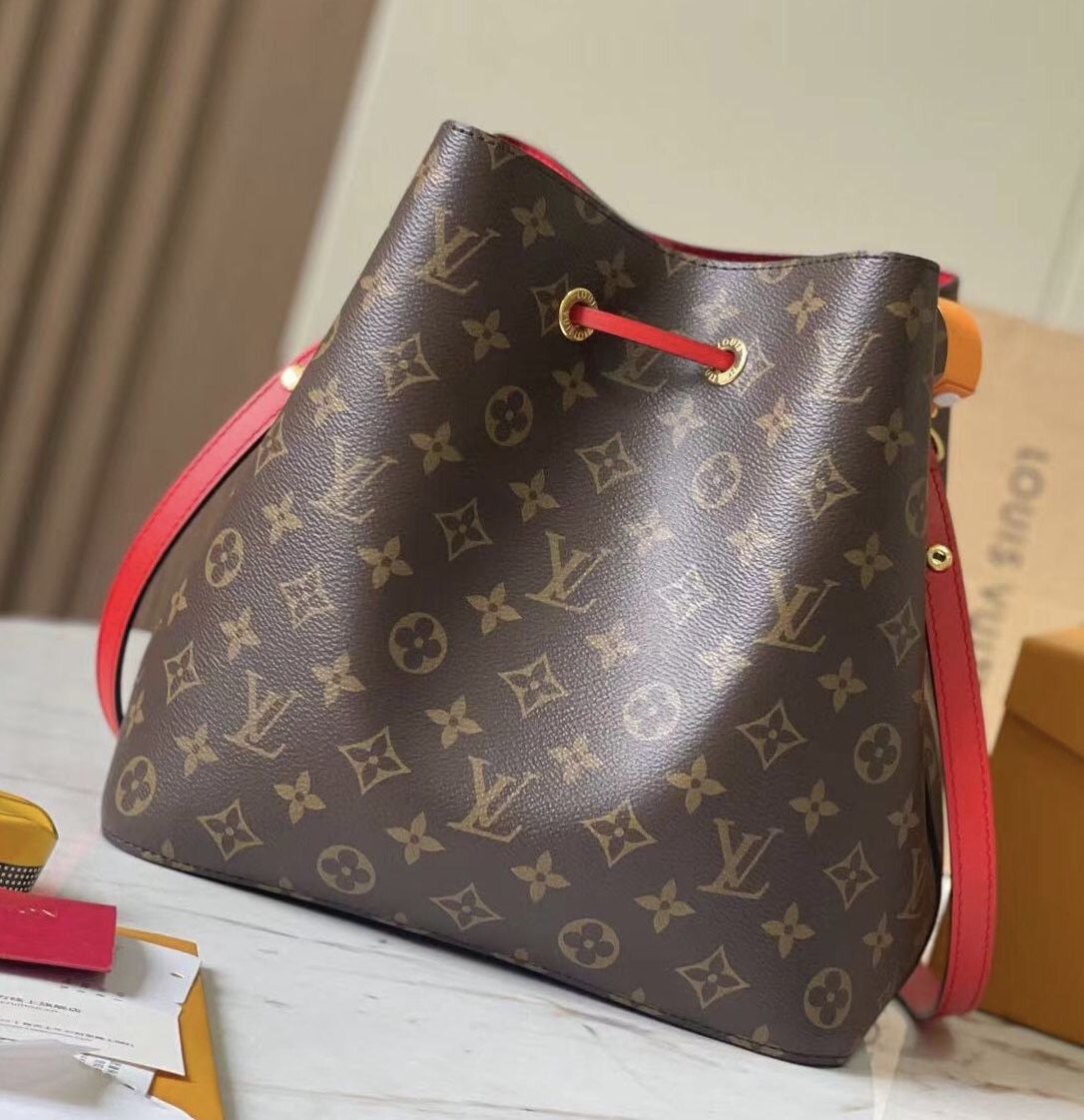 Louis Vuitton Shoulder Bags