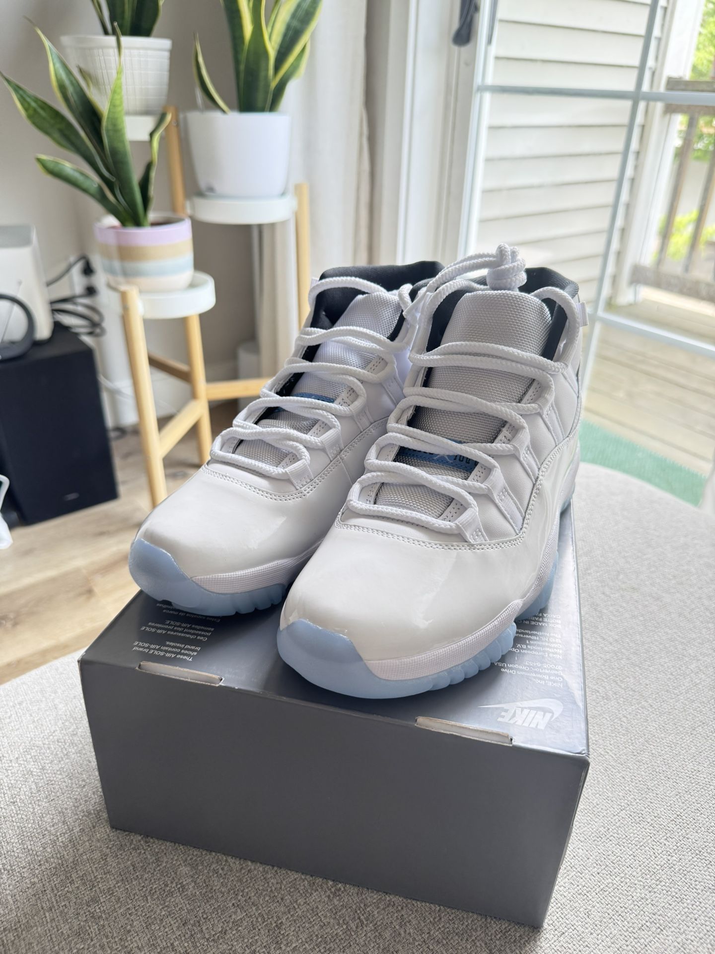 Jordan Retro 11 Legend Blue DS Sz 8.5