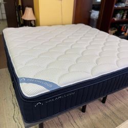 The DreamCloud Premier, King, Like New, Perfect Condition