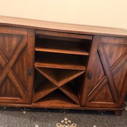 Sideboard/bar cabinet