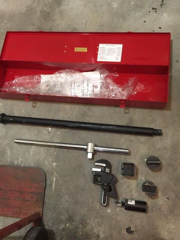 McManus Wrench (Right angle pipe wrench)