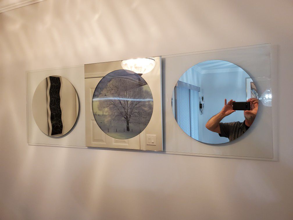 Lenticular Wall Mirror