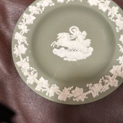 Set Of 2 Wedgewood Jasoerware 