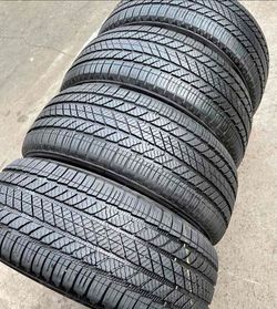 255 50 20 Bridgestone tires Con 80% de Vida Las 4