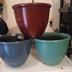 Vases para plantas nuevas  a $8 cada una $8 for each