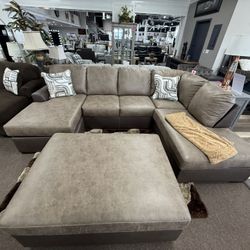 SECTIONAL WITH OTTOMAN 