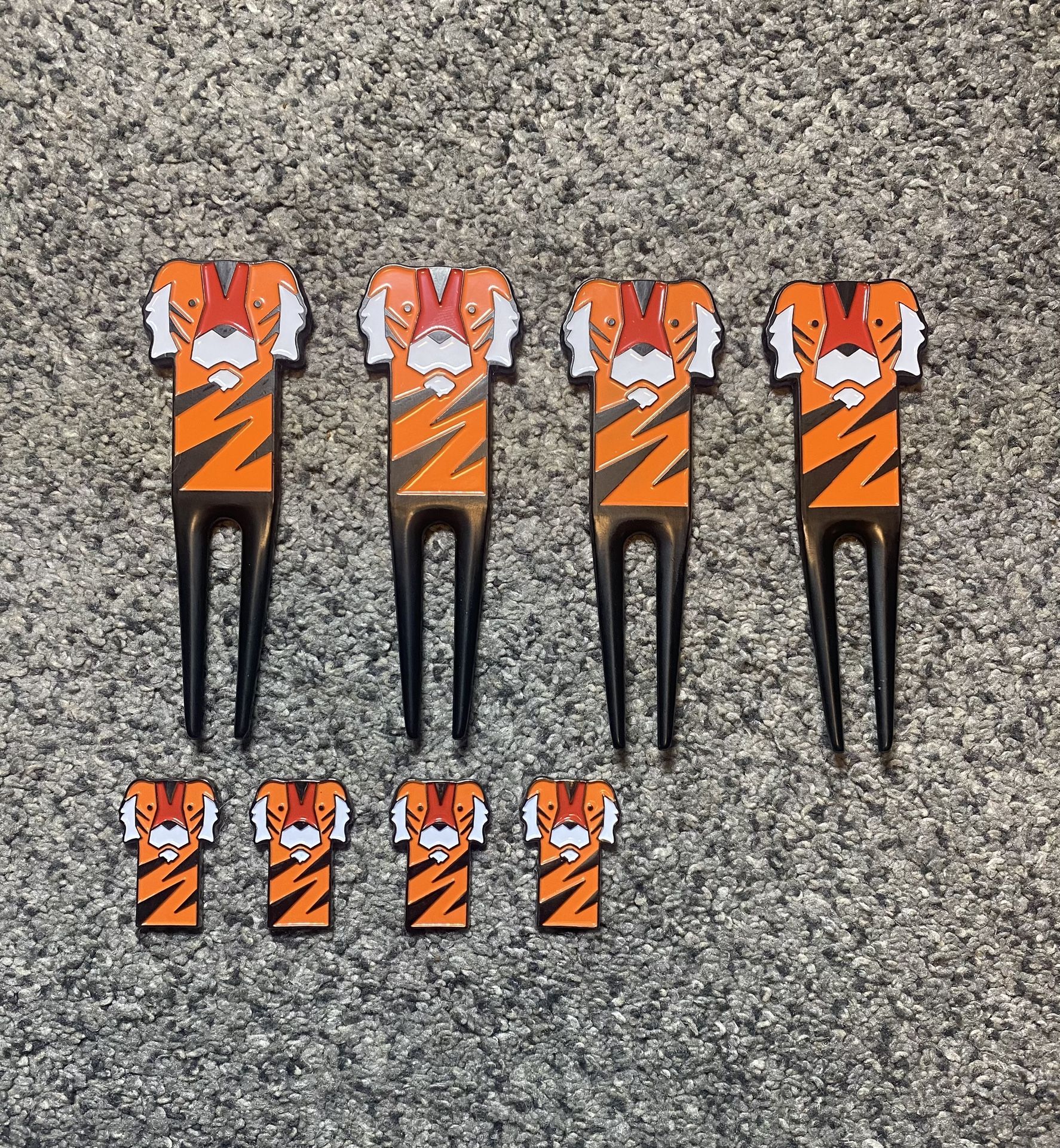 Tiger Divot Tool And Ball Marker