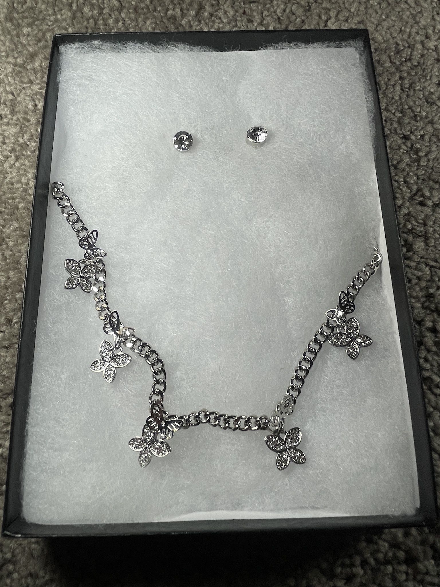 Butterfly Necklace With Earrings Set NEED GONE CHECK ACC FOR MORE