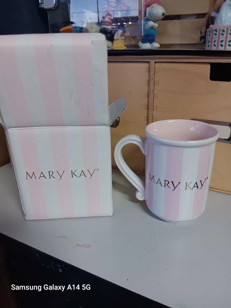 Cup Mary Kay New