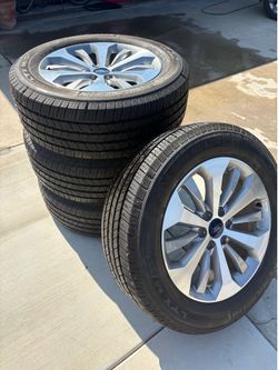 4 Ford F-150 2018 Stock Tires 275/55 R20