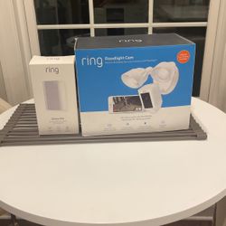 NEVER USED high end lumes flood light security cam