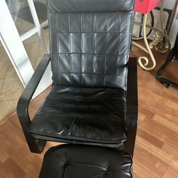Black Leather Lounge Chair With Ottoman